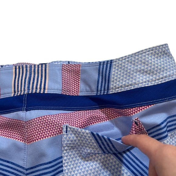The North Face Women's Regular Striped Board Shorts Back Pocket Size 10 - Picture 8 of 10